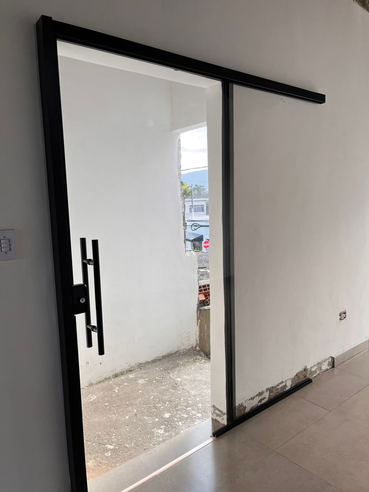 Portas e Divisórias de Vidro