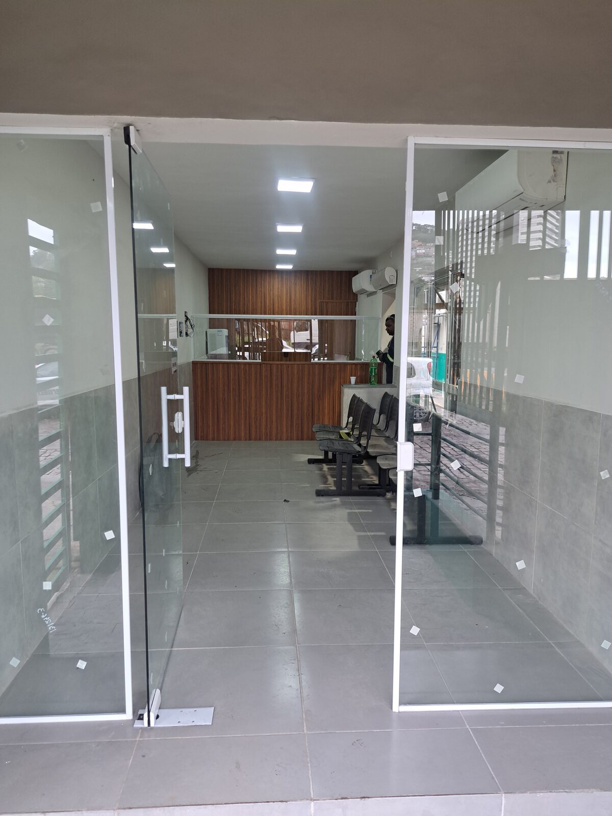 Portas e Divisórias de Vidro