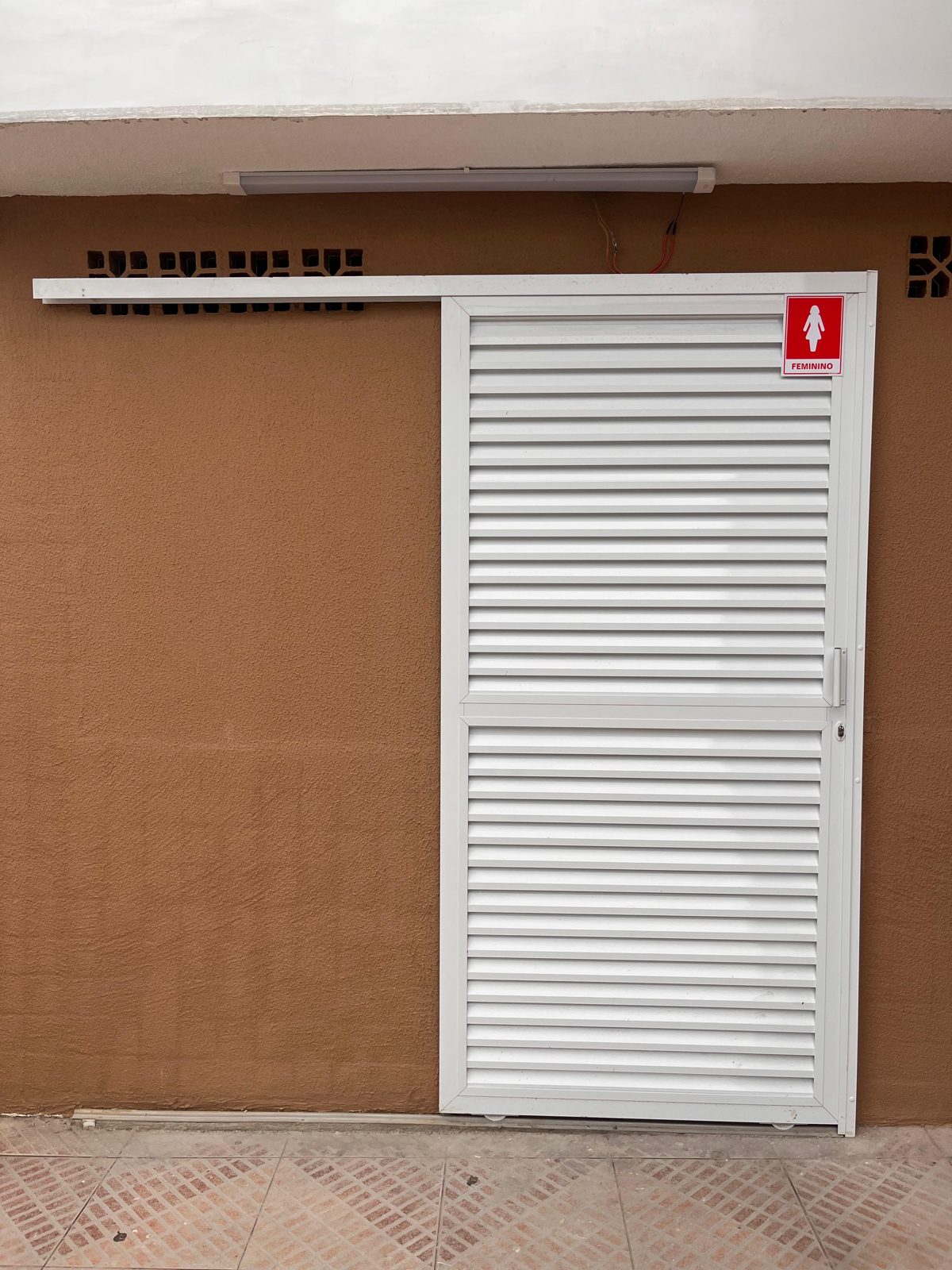 Portas e Grades de Alumínio