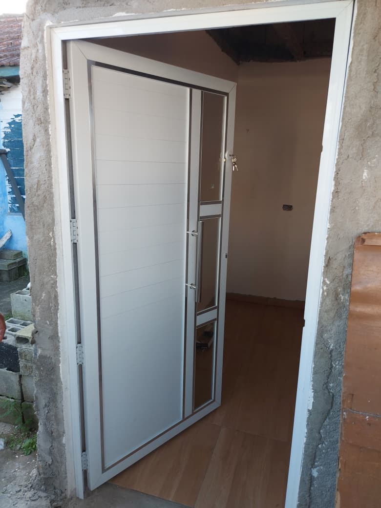 Portas e Grades de Alumínio